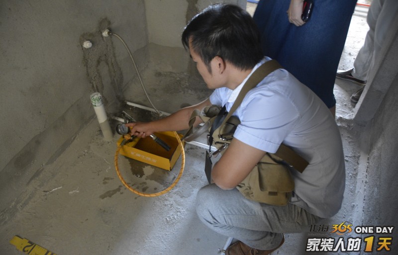 他拒绝业主抛出高薪去美国做工程监理的邀约，而是选择回北海