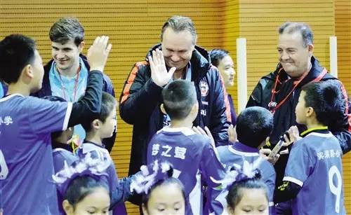 中国杯冰岛队到中山路,2018世界杯冰岛对阿根廷维京战吼