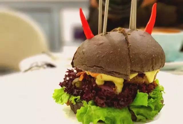 法式甜点西餐如何吃,西餐咖啡面包甜点