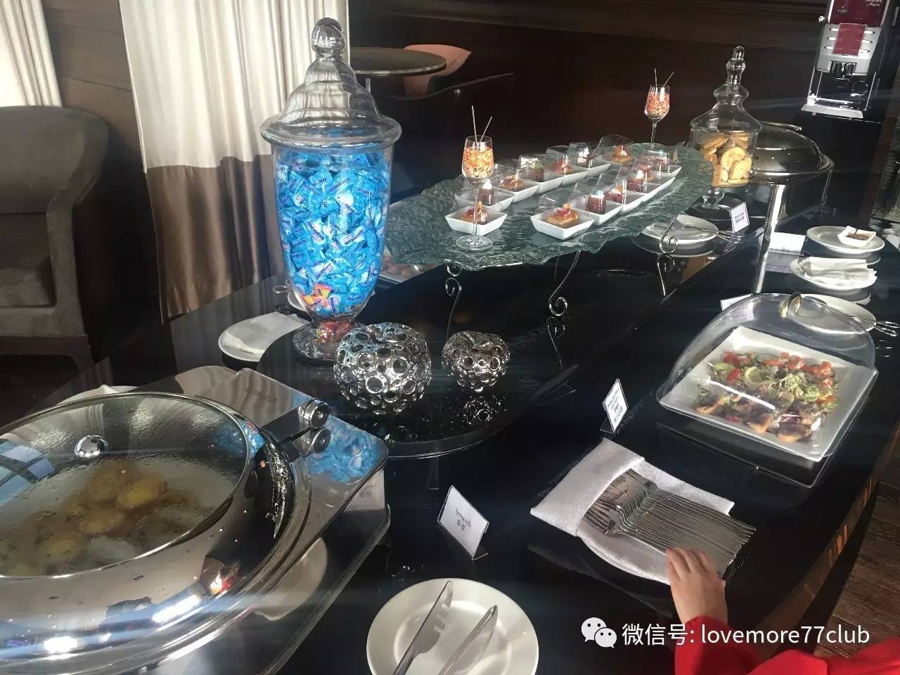 去香港住哪里比较方便吃的比较多,去香港住在哪个地区性价比高