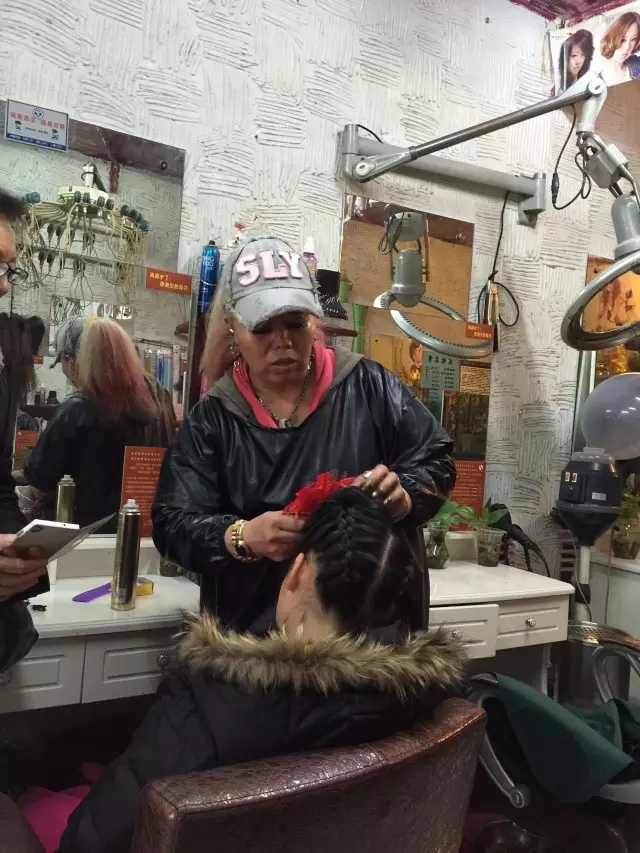 一张图帅呆所有人!温州“追风奶奶”把48岁过得如此潇洒