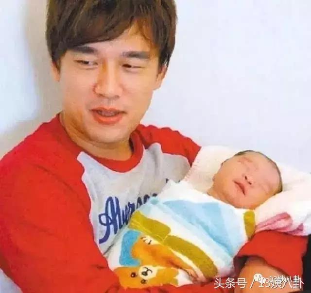 他温文儒雅,为演戏自掏腰包重金置装,更拒绝《爸爸去哪儿》邀请