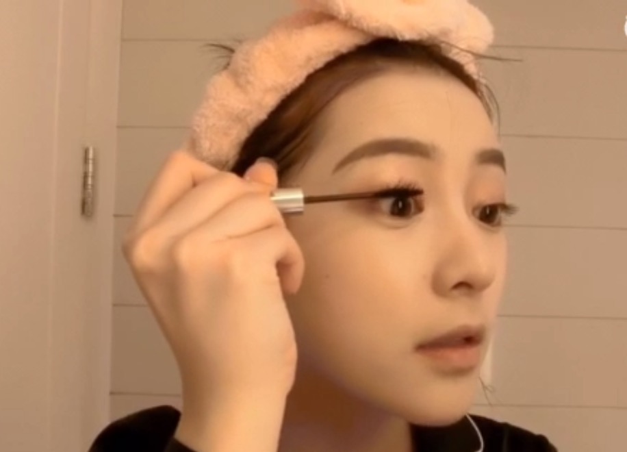 美妆博主学生党推荐妆容,妆容风格颜值变化很大的美妆博主