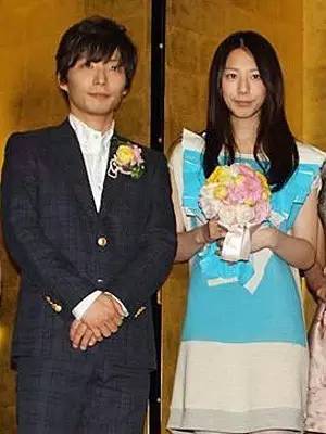 作曲做词演唱,作词作曲唱歌全才