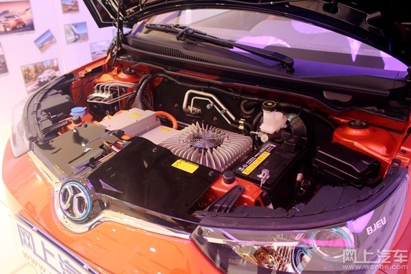 北汽新能源纯电动车EC180上市,补贴后售4.98万起!