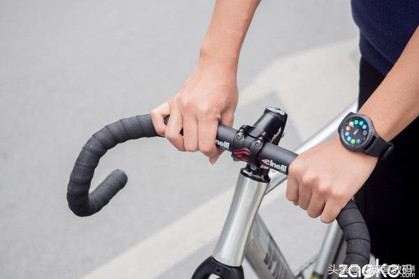 三星手表gears3现在还值得买不,三星手表gears3经典版开箱