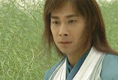 搞笑gif防火防盗防闺蜜果然没错,爆笑gif这就是女汉子开瓶盖的方式