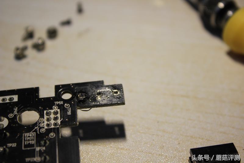 雷蛇帝王蟒微动鼠标更换,雷蛇蝰蛇鼠标更换微动视频