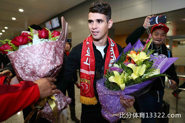 勿再抨击中超乱烧钱：他们正努力复制英超现代足球辉煌历史！