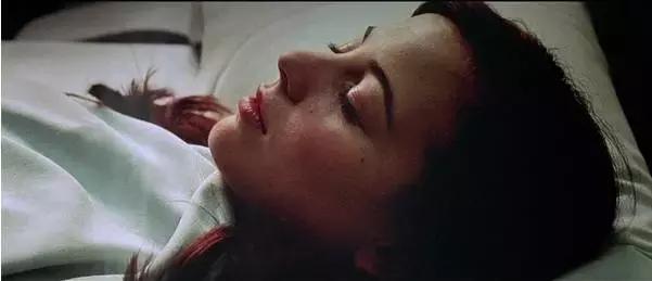 这部影片告诉你什么叫做不离不弃至死不休的爱!