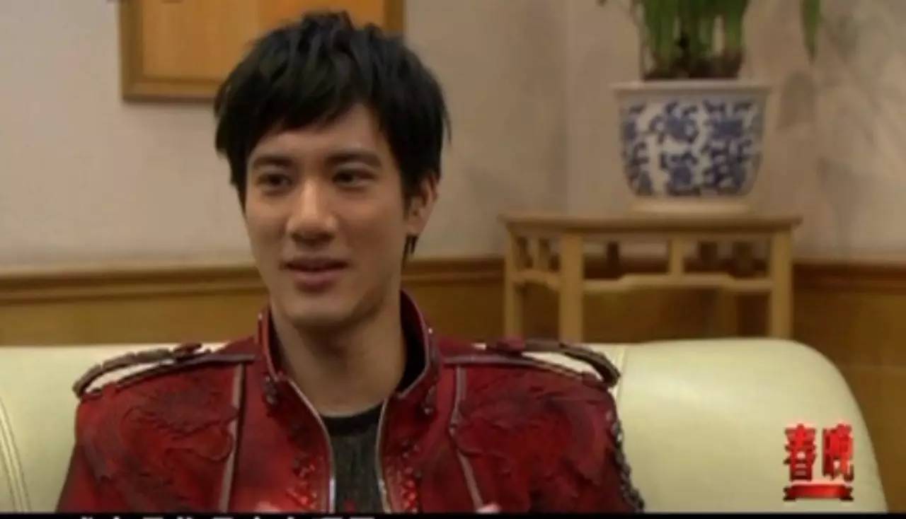 妈呀，我可能看了假的春晚