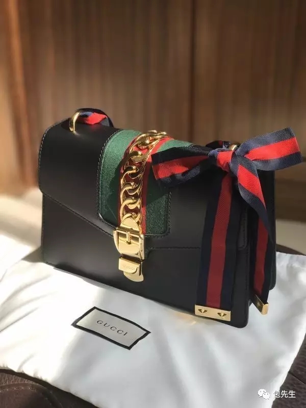 包粉晒包，新年到，用新包，送祝福！