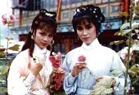 翁美玲是怎样一个女子？娱乐圈明星好友这样评价她，看完好心疼