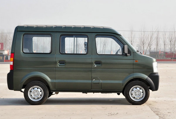 面包车缸盖漏油咋回事,面包车发动机缸盖跟缸体漏机油