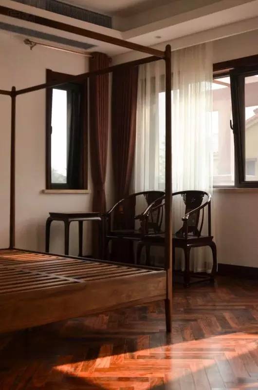 青岛实木定制床,珠海定制简约实木床