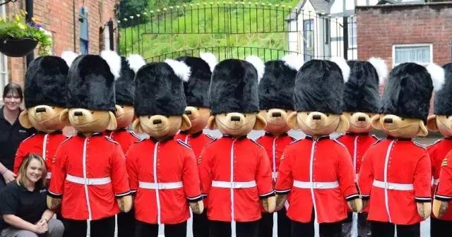 法国旅游带什么纪念品回来 (出国旅游必买的纪念品)