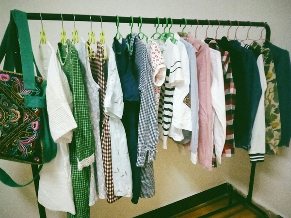 女大学生改造出租屋10平方,女大学生改造小屋