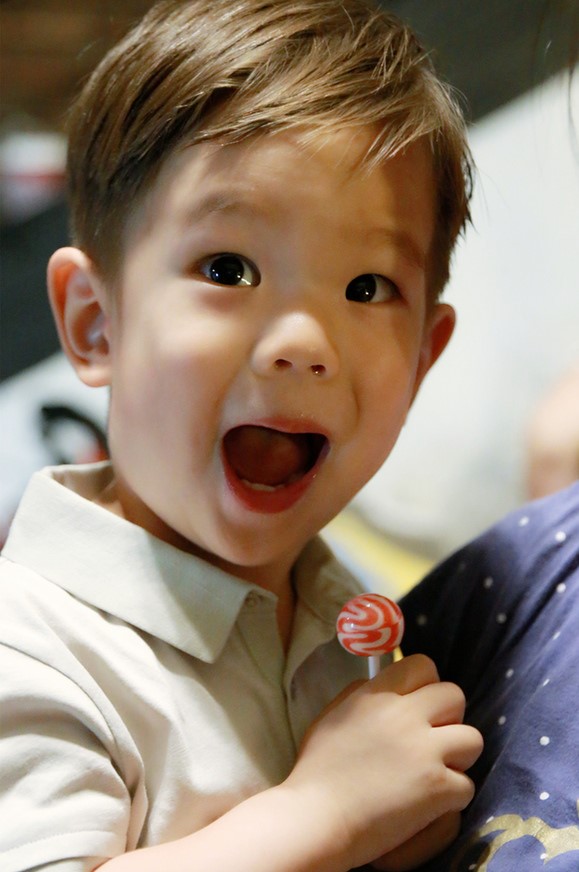 盘点幼年丑哭长大逆袭的星二代们！李小璐女儿最美张庭女儿没救了