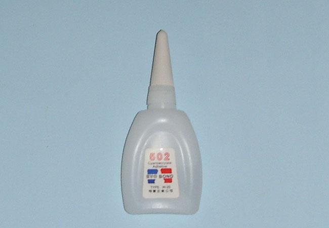 502胶水弄到手上有毒么,怎么去掉已经凝固手上的502胶水