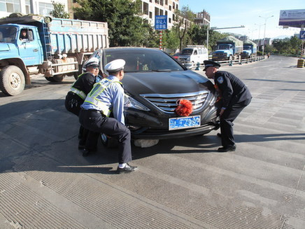 开车蹭底盘是什么原因,轻微蹭底盘对车有影响吗