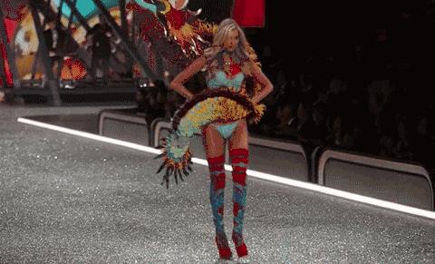 看中国维密超模反应视频,歪果仁看张靓颖维密秀