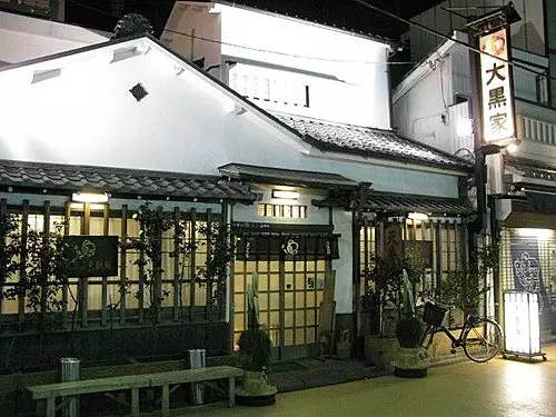 首尔、东京的街头美食每天都在拿钩子勾我，尤其这几家！