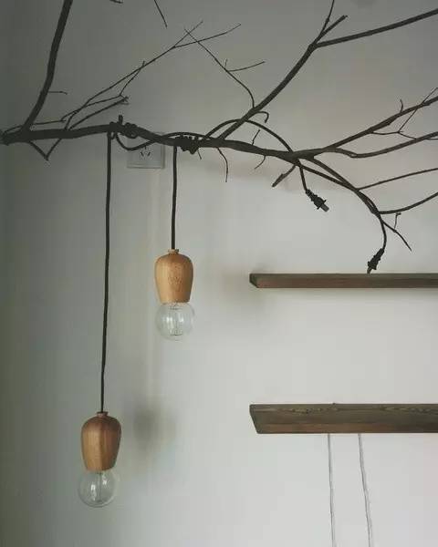 无底线提升千元出租屋品味，看90后美少年怎样活出无数人向往的样子……