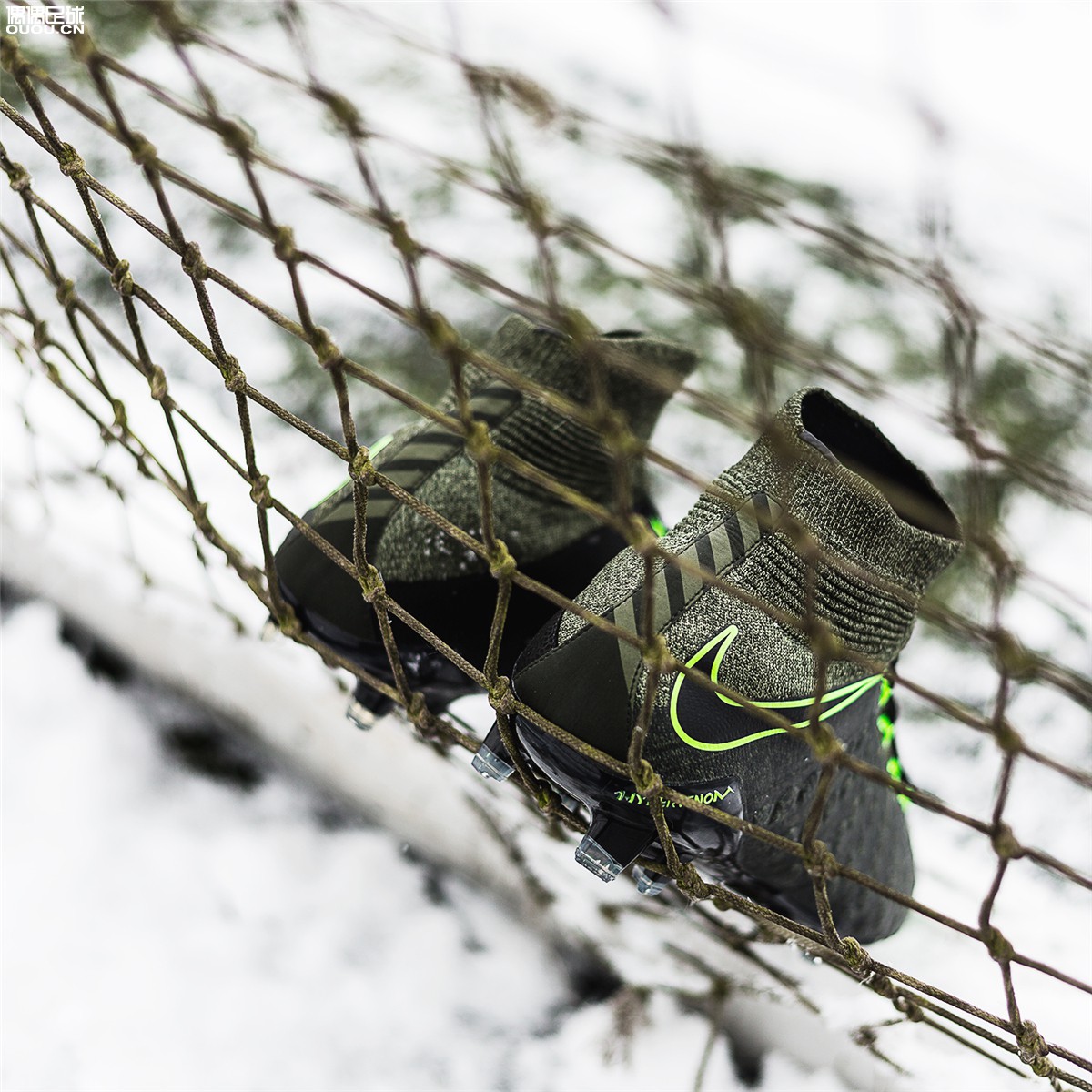 耐克发布毒锋IIITechCraft袋鼠皮版本足球鞋