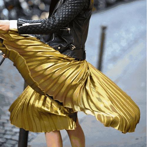 草木绿妆适合什么色,草木绿跟静谧蓝哪个色好看