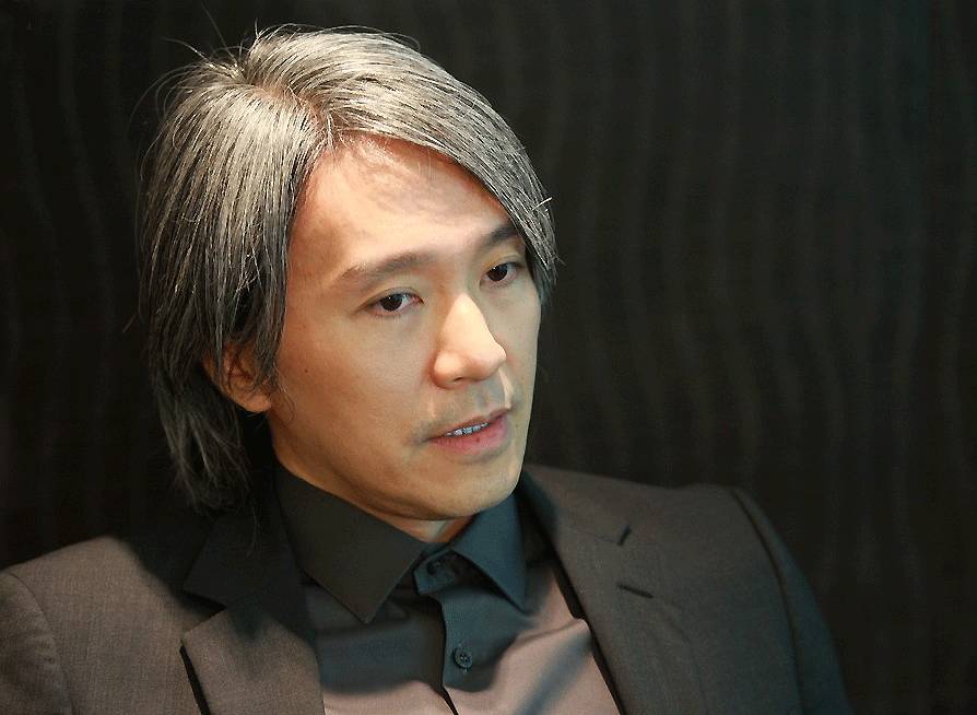 干过跑堂、做过苦工、50岁时众叛亲离……他一生都在拍悲剧，却被我们错认是喜剧