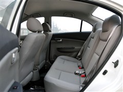 奇瑞风云2三厢和悦翔哪个好,奇瑞风云2是合资车吗