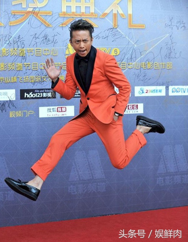 张杰王俊凯跨年,王俊凯跳少林英雄