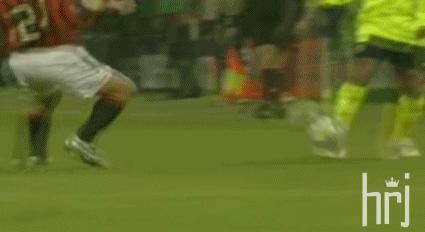 足坛只有梅西可以不参与防守,当今足坛哪个球员能打过梅西