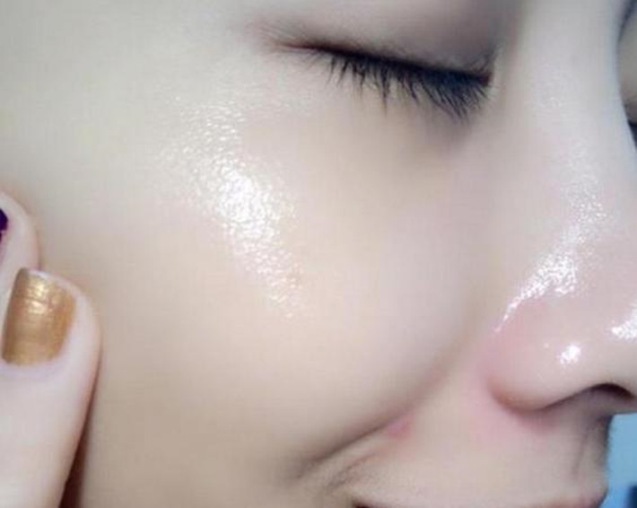 滋润干燥缺水肌肤,对抗干燥让肌肤恢复滋润