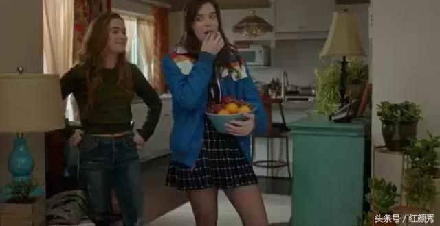 崔雪莉黑裙红唇,崔雪莉粉色蕾丝长裙