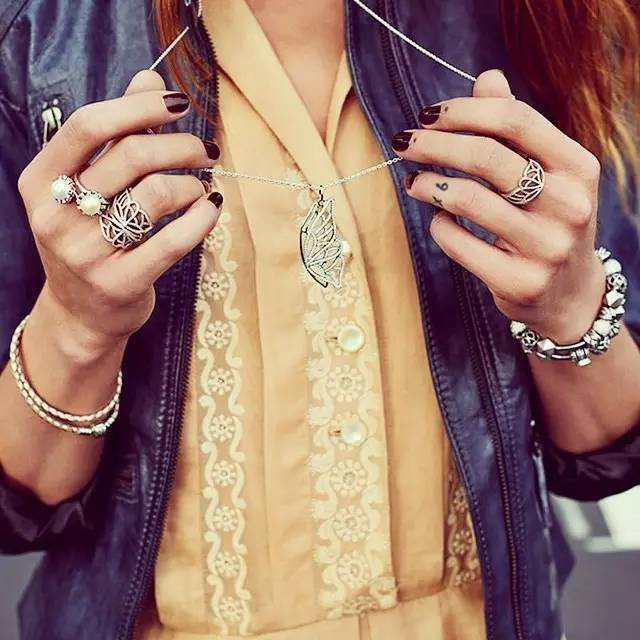 掉进盒子里的东西,掉进海绵宝宝的洞里