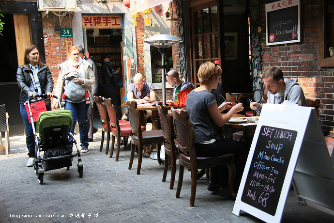 上海田子坊有什么有特色的店,田子坊在上海什么位置