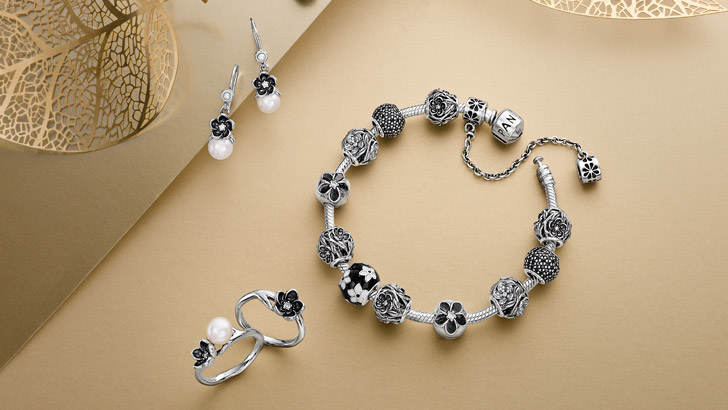 掉进盒子里的东西,掉进海绵宝宝的洞里