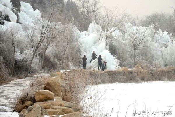 唐县香山冰瀑图片,唐县冰瀑节