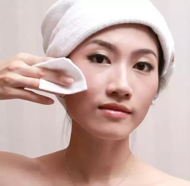 原来唇釉这么涂好有型手残党必学,日常涂都好看的唇釉