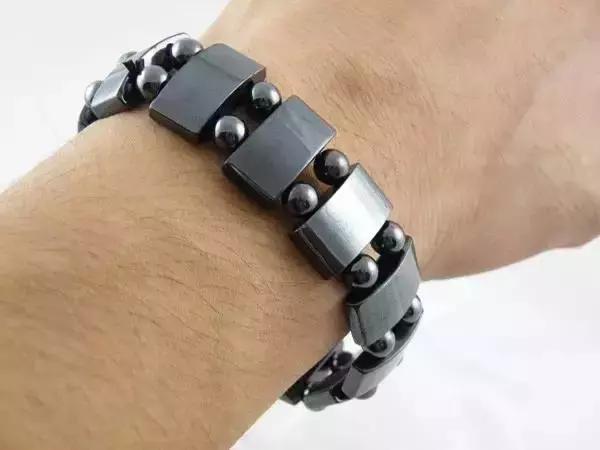 这种物质曾被当作保健成分，受害者的遗骨因此发光上千年