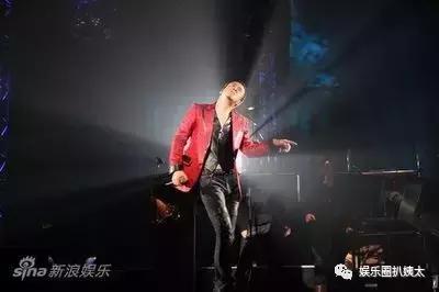 张杰下腰歌唱,张杰大张伟开场舞