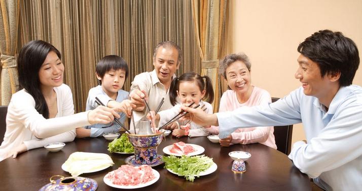 第一次去丈母娘家带什么酒合适,第一次去丈母娘家该干什么