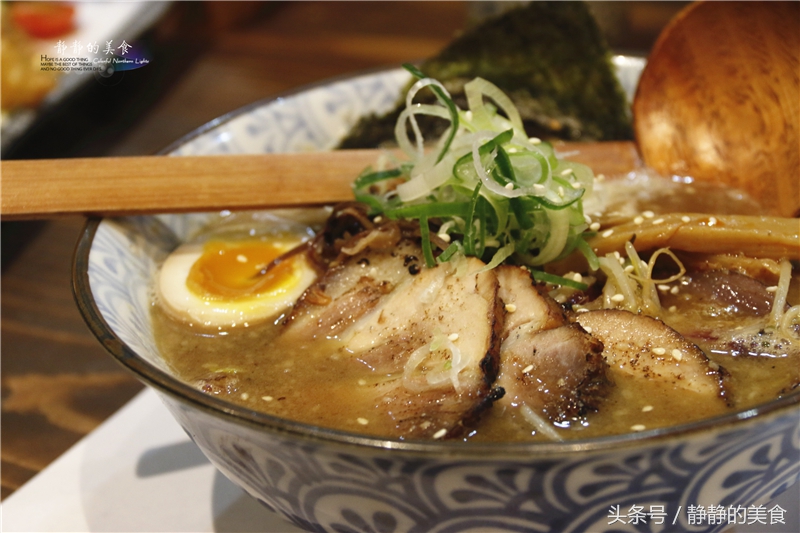 走进一家兰州拉面,走进一家轻食店