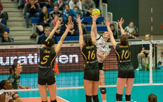 欧冠半决赛朱婷力挽狂澜,朱婷欧冠4分之一第二回合