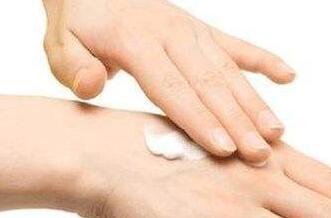 怎样在家自制健康美白祛皱的面膜,自制保湿面膜蜂蜜和什么搭配最好