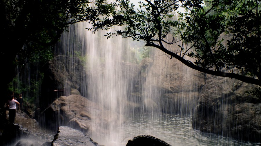 雨天永泰百漈沟景区,别有洞天溶洞