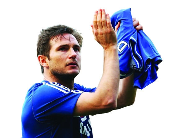 人民日报关于足球文章,人民日报男孩踢球