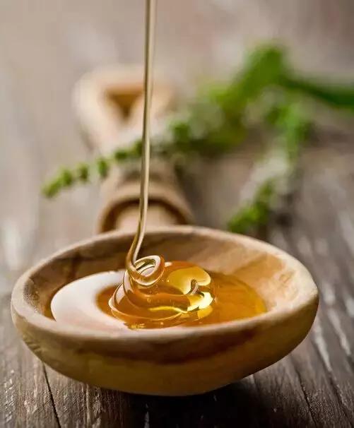 春季脸上过敏发红长痘怎么办,春天皮肤过敏痘最快缓解方法