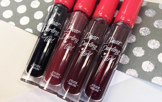 去年人鱼眼泪卖翻！今年日本妹又在抢这支月光唇蜜